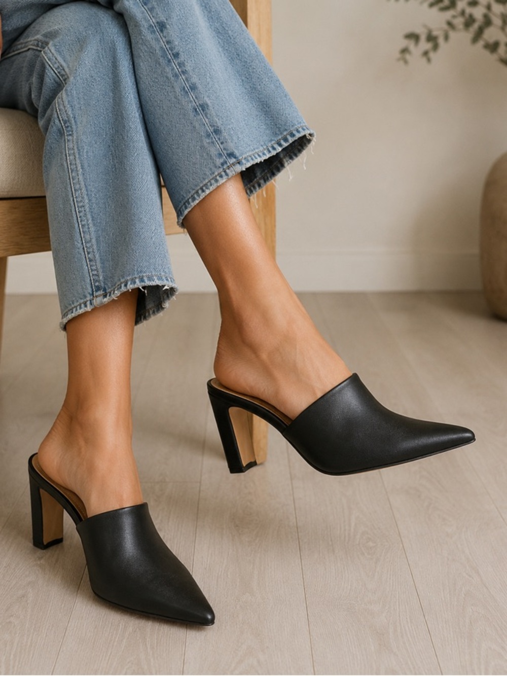 Women’s Size: 7 1/2. Black Pointed-Toe Mule Heels - Gorgeous shoes/ comfortable
